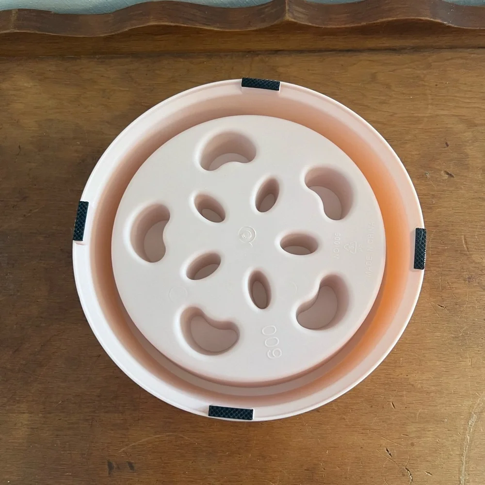 Crescent-Shaped Slow Feeder Dog / Cat Bowl